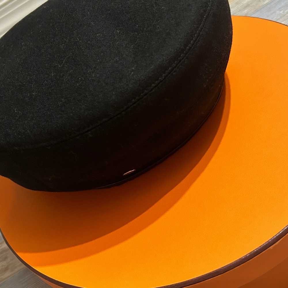 Hermes black cashmere beret hat size 56 w box